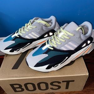 Wave runner yeezys 700 size 11